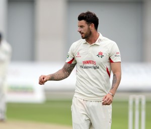 LANCASHIRE COUNTY CRICKET CLUB Emirates Old Trafford LV= County Championship LANCS V GLOUCESTERSHIRE 10/05/15 Day1 Jordan Clark bowling
