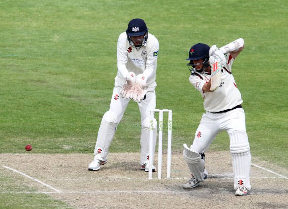 LANCASHIRE COUNTY CRICKET CLUB Emirates Old Trafford LV= County Championship LANCS V GLOUCESTERSHIRE 12/05/15 Day3 Peter Siddle batting