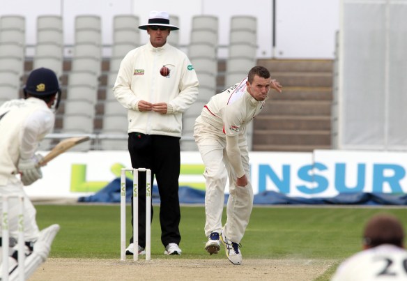 LANCASHIRE COUNTY CRICKET CLUB Emirates Old Trafford LV= County Championship LANCS V GLOUCESTERSHIRE 12/05/15 Day3 peter Siddle bowling