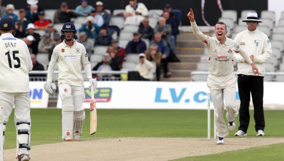 LANCASHIRE COUNTY CRICKET CLUB Emirates Old Trafford LV= County Championship LANCS V GLOUCESTERSHIRE 12/05/15 Day3 peter Siddle bowling takes the wicket of Dent for 7