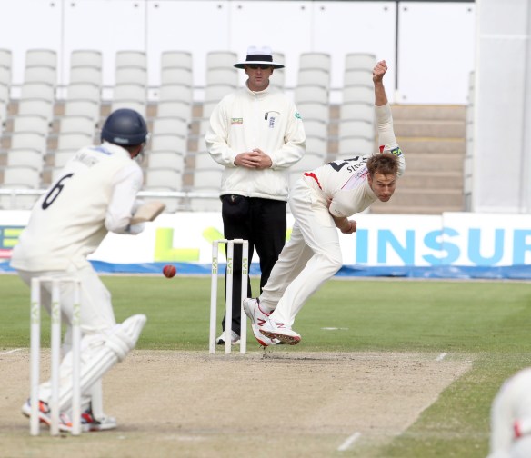 LANCASHIRE COUNTY CRICKET CLUB Emirates Old Trafford LV= County Championship LANCS V GLOUCESTERSHIRE 13/05/15 Day4  Kyle Jarvis bowling