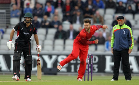 LANCASHIRE COUNTY CRICKET CLUB Emirates Old Trafford NatWest t20 Blast, North Group:  Lancashire Lightning v Leicestershire Foxes 15/05/15 Arron Lilley bowling