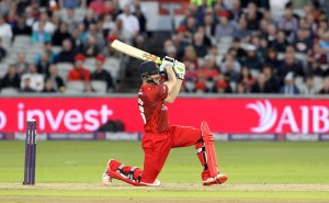 LANCASHIRE COUNTY CRICKET CLUB Emirates Old Trafford Lancashire Lightning v Birmingham Bears Nat West t20 Blast 26/06/15 James Faulkner  batting