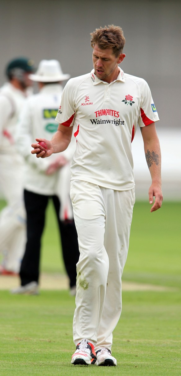 LANCASHIRE COUNTY CRICKET CLUB Emirates Old Trafford Lancashire v Leicestershire LV= County Championship Division Two, 14/06/15 Tom Bailey bowling