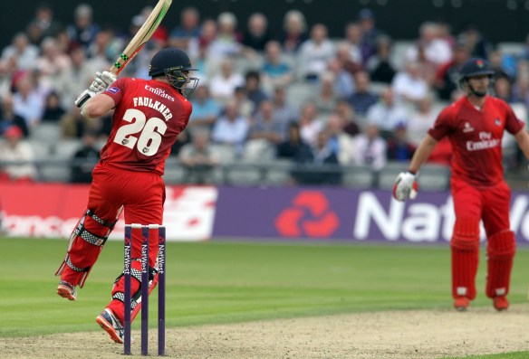 LANCASHIRE COUNTY CRICKET CLUB Emirates Old Trafford Lancashire Lightning v Derbyshire  Nat West t20 Blast 12/06/15 James Faulkner batting