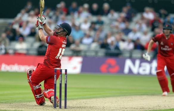 LANCASHIRE COUNTY CRICKET CLUB Emirates Old Trafford Lancashire Lightning v Derbyshire  Nat West t20 Blast 12/06/15 Steven Croft  batting