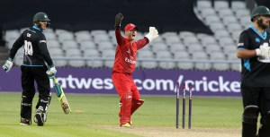 LANCASHIRE COUNTY CRICKET CLUB Emirates Old Trafford Lancashire Lightning v Worcestershire Rapids Nat West t20 Blast 18/06/15 Barnard is run out