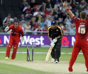 LANCASHIRE COUNTY CRICKET CLUB Emirates Old Trafford Lancashire Lightning v Yorkshire Vikings Nat West t20 Blast 03/07/15 Steven Croft Bowls Bairstowe