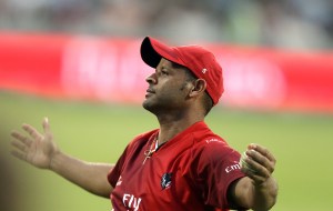 LANCASHIRE COUNTY CRICKET CLUB Emirates Old Trafford Lancashire Lightning v Yorkshire Vikings Nat West t20 Blast 03/07/15 Ashwell Prince catch on boundary to dismiss bresnan